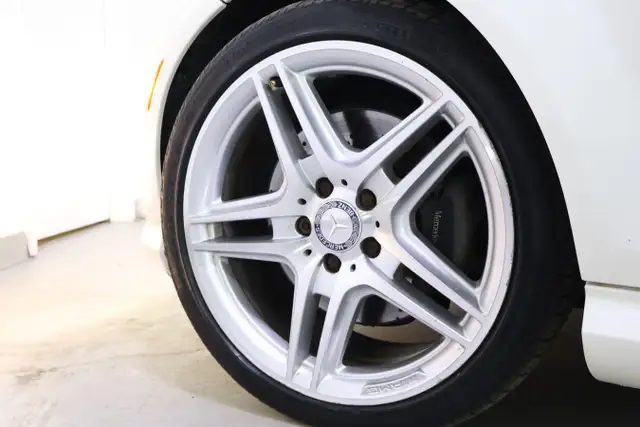2010 Mercedes-Benz C350 4MATIC | ONE OWNER | DEALER SERVICED - Photo 11