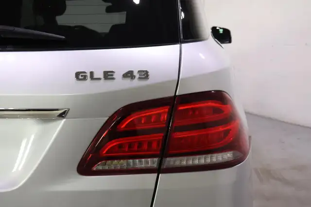 2018 Mercedes-Benz GLE 43 4MATIC | ONE OWNER | DEALER SERVICED - Photo 10