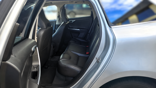 2016 Volvo XC60 T5 AWD | Luxury SUV | AWD - Photo 10