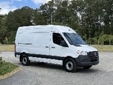 2022 Mercedes-Benz Sprinter 2500 3 Seater High Roof V6 144' wb
