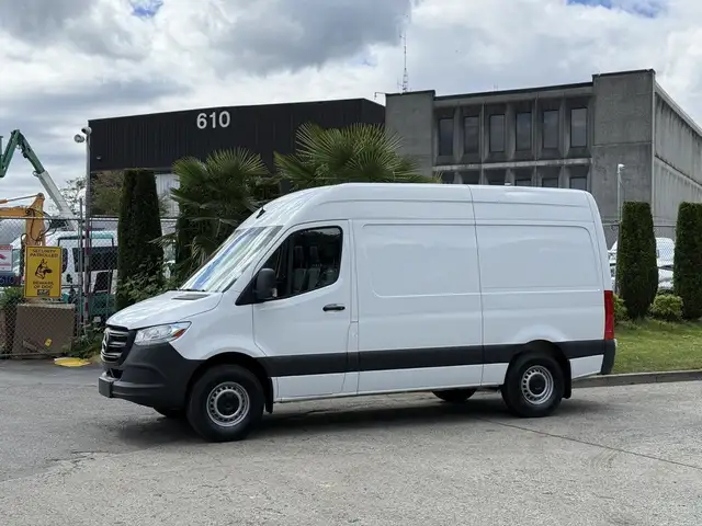 2022 Mercedes-Benz Sprinter 2500 3 Seater High Roof V6 144' wb - Photo 5