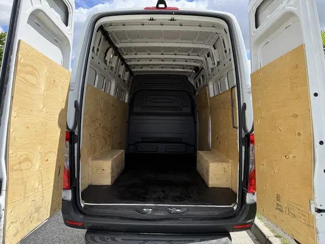 2022 Mercedes-Benz Sprinter 2500 3 Seater High Roof V6 144' wb - Photo 14