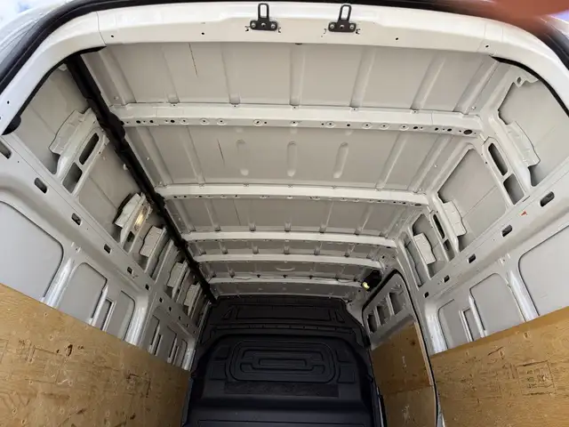 2022 Mercedes-Benz Sprinter 2500 3 Seater High Roof V6 144' wb - Photo 18