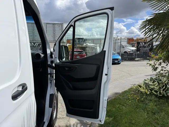 2022 Mercedes-Benz Sprinter 2500 3 Seater High Roof V6 144' wb - Photo 37