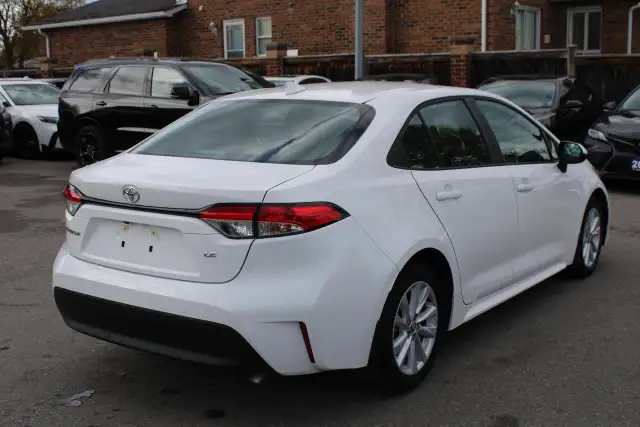 2025 Toyota Corolla LE - Photo 4
