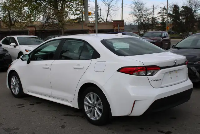 2025 Toyota Corolla LE - Photo 5