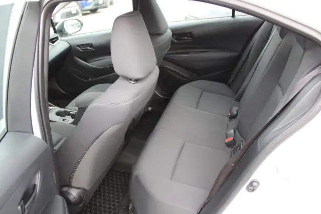 2025 Toyota Corolla LE - Photo 17