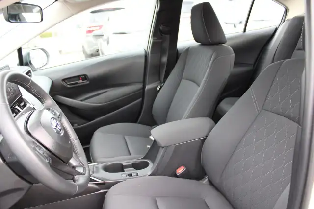 2025 Toyota Corolla LE - Photo 18