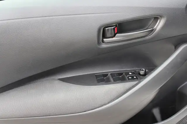2025 Toyota Corolla LE - Photo 22