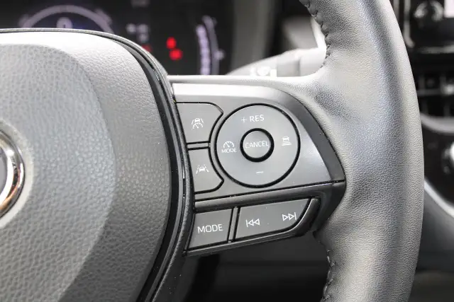 2025 Toyota Corolla Hybrid LE - Photo 11