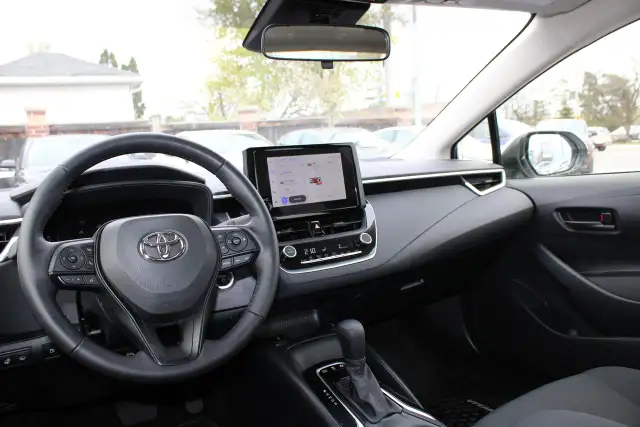 2025 Toyota Corolla Hybrid LE - Photo 13