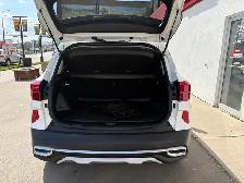 2023 Kia Seltos SX Turbo AWD - Photo 16