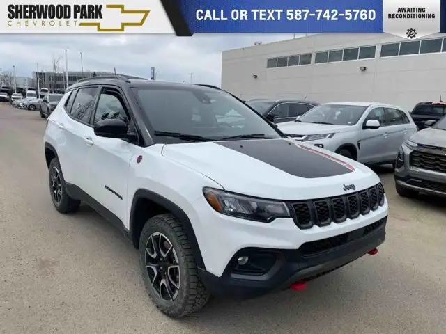 2024 Jeep Compass Trailhawk 2.0L | Sunroof