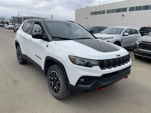 2024 Jeep Compass Trailhawk 2.0L | Sunroof - Photo 2