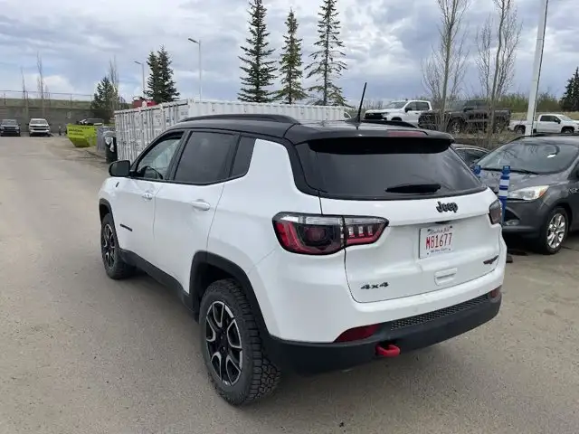 2024 Jeep Compass Trailhawk 2.0L | Sunroof - Photo 4