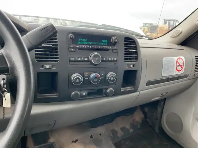 2011 Chevrolet Silverado 1500 - Photo 11