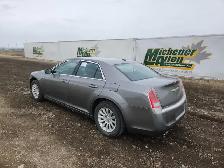 2011 Chrysler 300 - Photo 3