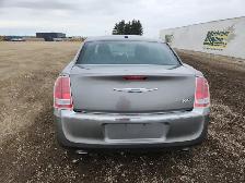 2011 Chrysler 300 - Photo 8