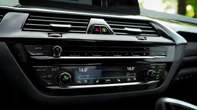 2020 BMW 5 Series 530i M Sports, Executive Package, Premium Enha - Photo 24