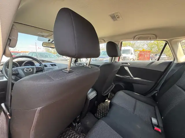2012 Mazda Mazda3 4dr HB Sport GX - Photo 24
