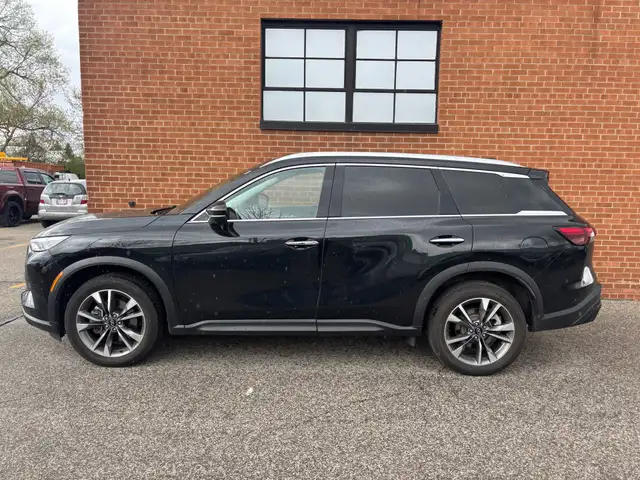 2023 Infiniti QX60 LUXE AWD - Photo 3