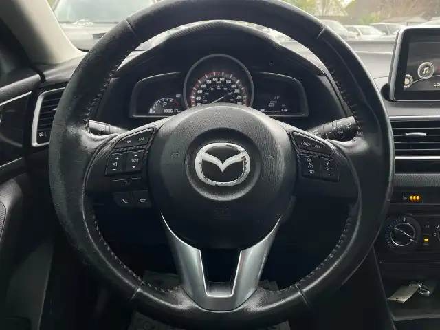 2015 Mazda MAZDA3 GS HEATED SEATS, BACKUP CAMERA, SAFETY - Photo 10