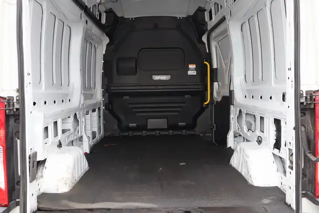 2020 Ford Transit - Photo 19