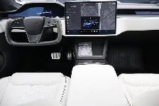2022 Tesla Model S - Photo 10