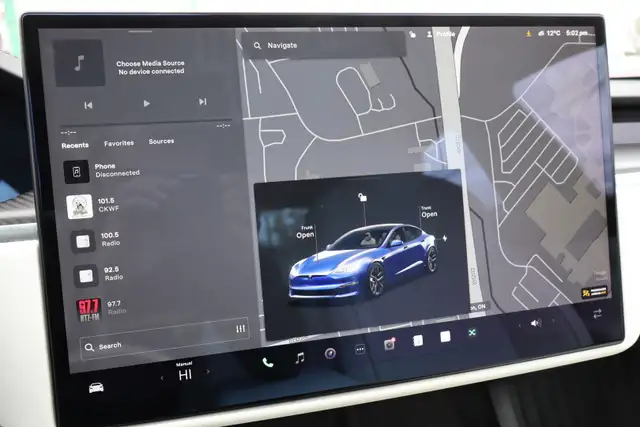 2022 Tesla Model S - Photo 12