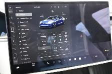 2022 Tesla Model S - Photo 14