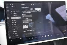 2022 Tesla Model S - Photo 17