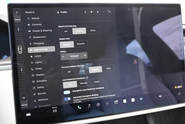 2022 Tesla Model S - Photo 18