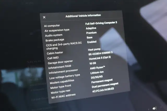 2022 Tesla Model S - Photo 20