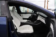 2022 Tesla Model S - Photo 21
