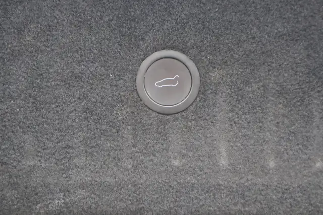 2022 Tesla Model S - Photo 27