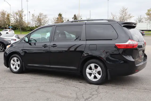 2015 Toyota Sienna - Photo 5
