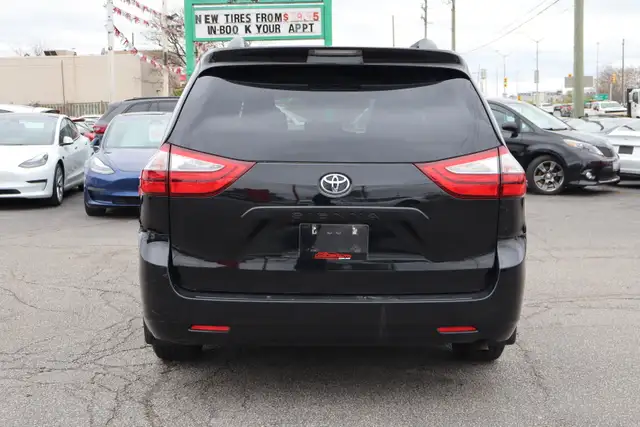 2015 Toyota Sienna - Photo 6