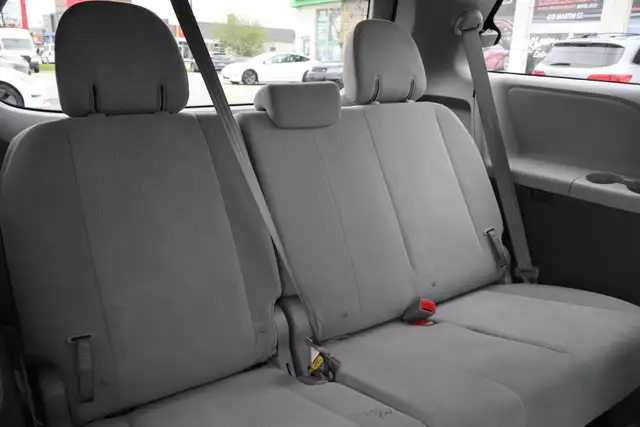 2015 Toyota Sienna - Photo 20