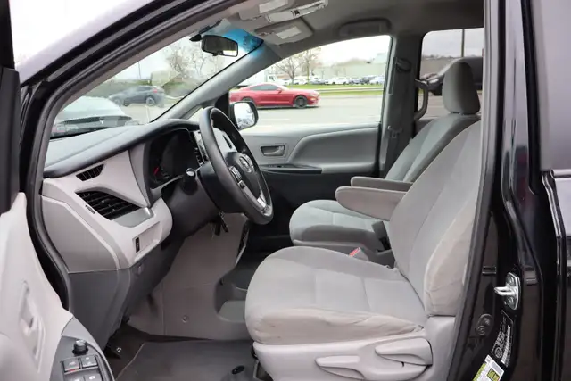 2015 Toyota Sienna - Photo 22