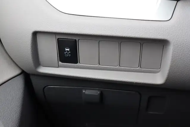 2015 Toyota Sienna - Photo 24