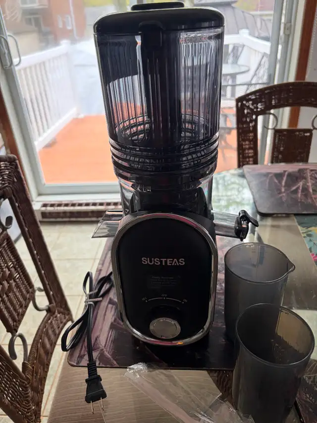 Presse jus lent électrique