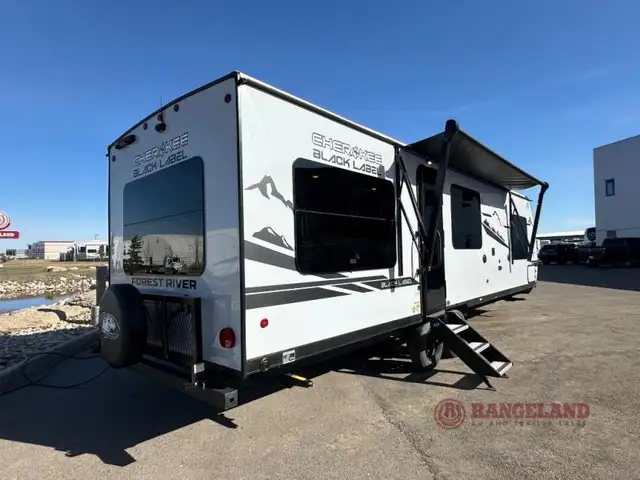 2025 Forest River RV Cherokee Grey Wolf Black Label 27LHBL - Photo 5