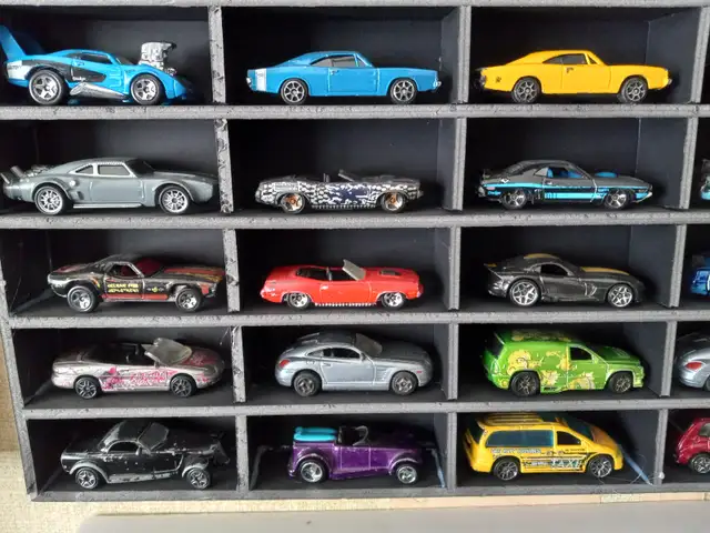 Hot Wheels  MOPAR Action Collection, -  100 cars total - Photo 3