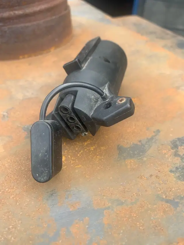 6 pin to 4 pin trailer adapter - Photo 2
