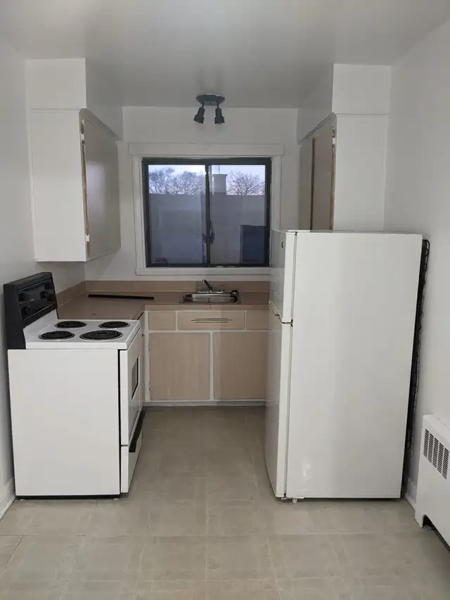 BEAUX 3½ À LOUER DANS ROSEMONT-près CEGEP- 1ER JULLET - Photo 2