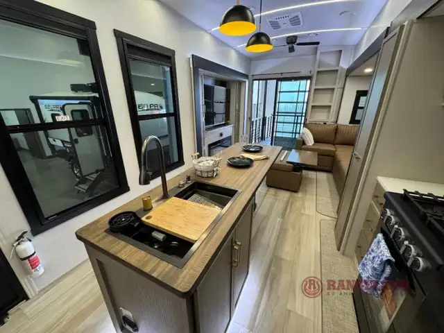2025 Forest River RV Wildwood Heritage Glen 38VERANDA - Photo 4