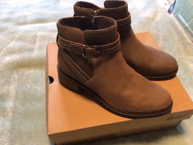 CLARK BOOTS
