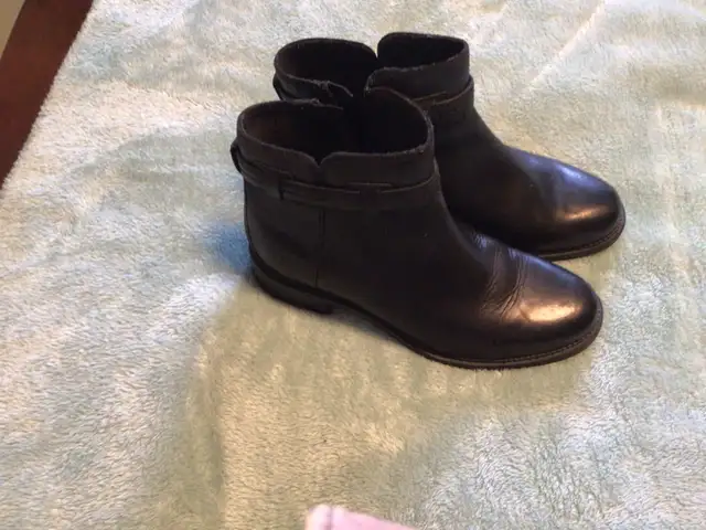 BLACK BOOTS (New)