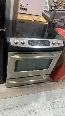 Stove GE 30'  Slide In Stainless Steel Used