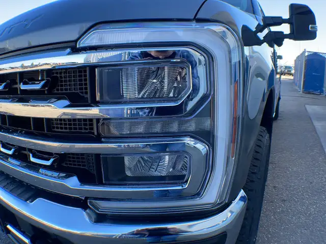 2026 Ford Super Duty F-350 SRW Lariat FX4 618A - Photo 12